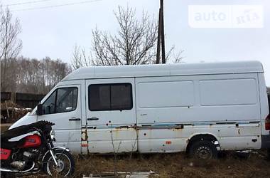 Грузовой фургон Mercedes-Benz Sprinter 1999 в 