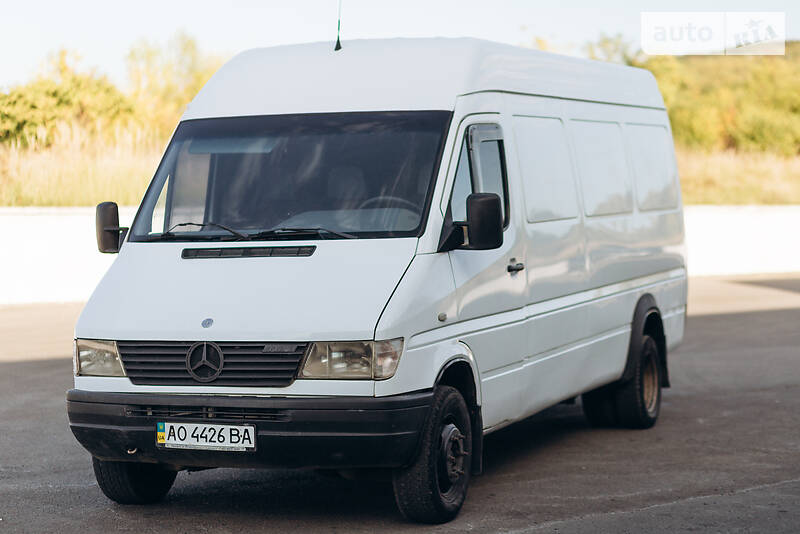 Грузовой фургон Mercedes-Benz Sprinter 1999 в 
