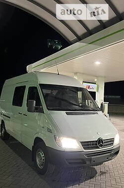 Грузовой фургон Mercedes-Benz Sprinter 2004 в Виноградове