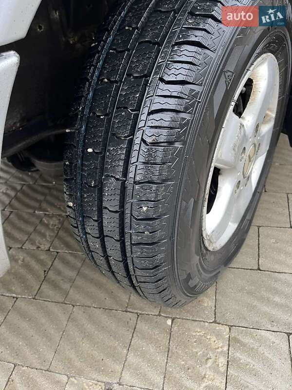Микроавтобус Mercedes-Benz Sprinter 2004 в Сваляве