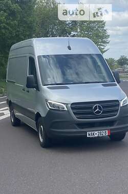 Грузовой фургон Mercedes-Benz Sprinter 2019 в 