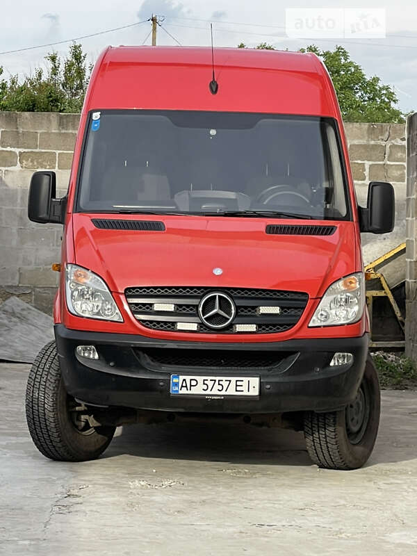 Грузовой фургон Mercedes-Benz Sprinter 2012 в Запорожье