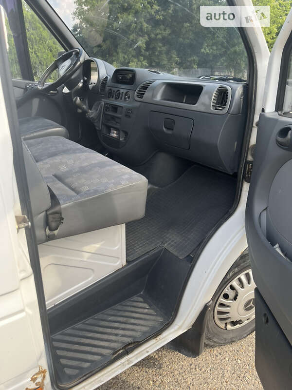 Вантажний фургон Mercedes-Benz Sprinter 2005 в Кам'янець-Подільському
