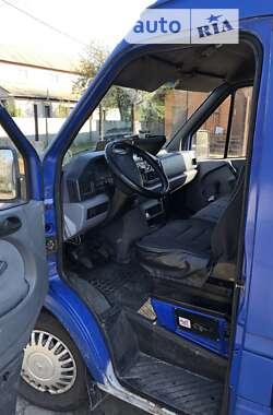 Вантажний фургон Mercedes-Benz Sprinter 2000 в 