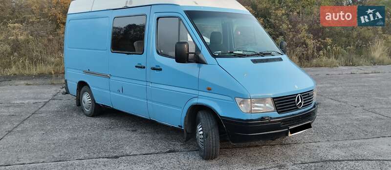 Микроавтобус Mercedes-Benz Sprinter 1997 в Новояворовске