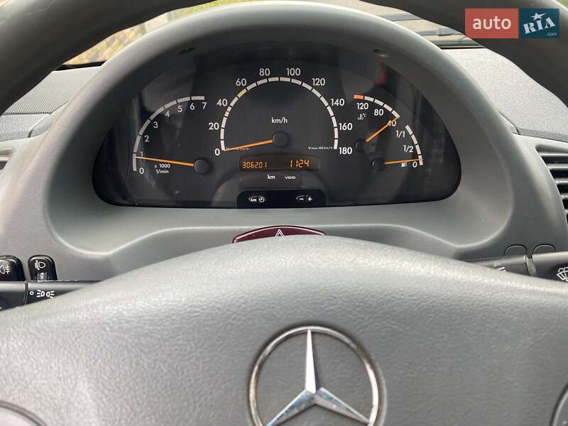 Мікроавтобус Mercedes-Benz Sprinter 2001 в Рівному фото Мікроавтобус Mercedes-Benz Sprinter 2001 в Рівному