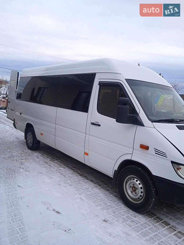 Mercedes-Benz Sprinter 2005