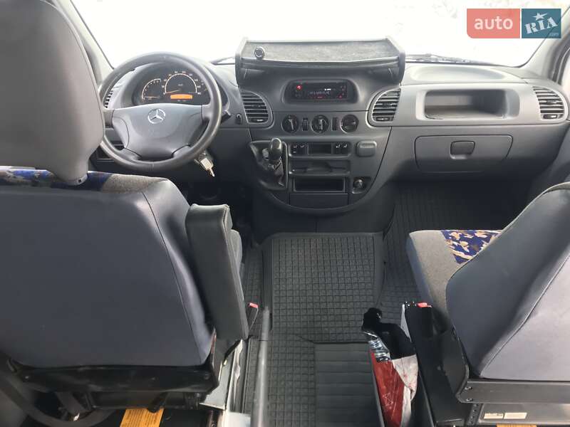 Вантажопасажирський фургон Mercedes-Benz Sprinter 2006 в Рівному