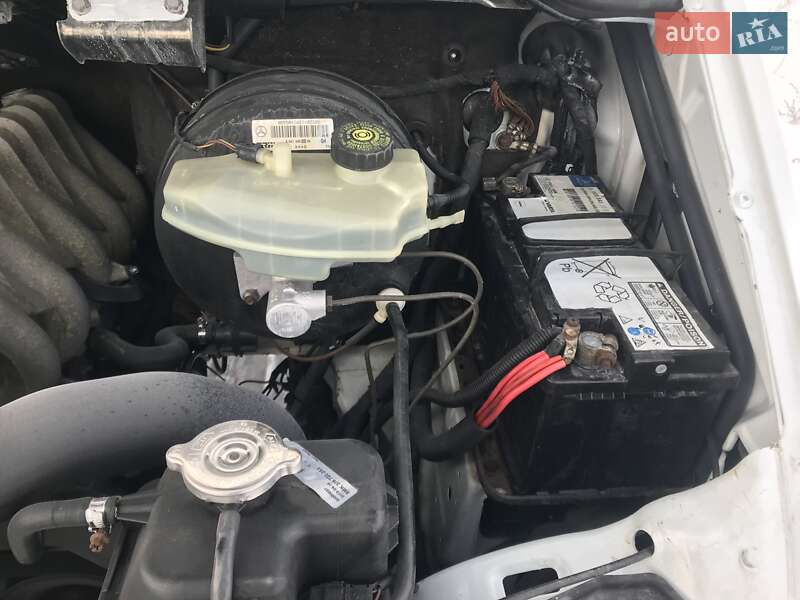 Вантажопасажирський фургон Mercedes-Benz Sprinter 2006 в Рівному