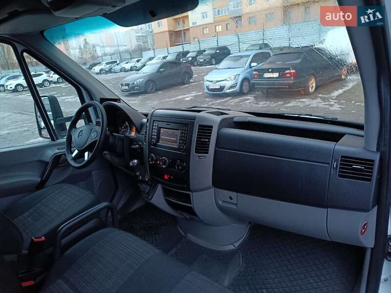 Вантажний фургон Mercedes-Benz Sprinter 2016 в Києві