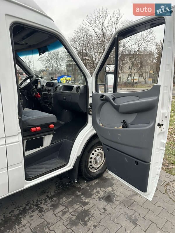Микроавтобус Mercedes-Benz Sprinter 2003 в Косове фото 8 Микроавтобус Mercedes-Benz Sprinter 2003 в Косове