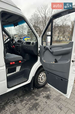 Микроавтобус Mercedes-Benz Sprinter 2003 в Косове