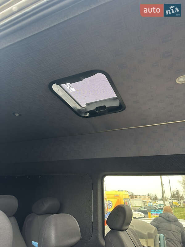 Микроавтобус Mercedes-Benz Sprinter 2003 в Косове фото 12 Микроавтобус Mercedes-Benz Sprinter 2003 в Косове