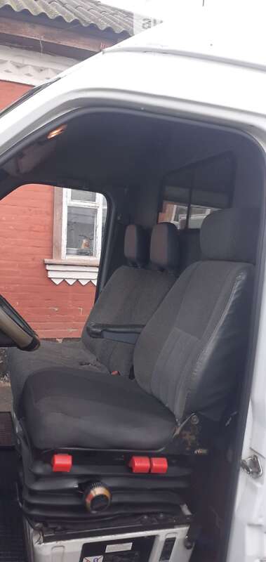 Грузовой фургон Mercedes-Benz Sprinter 2000 в Александрие