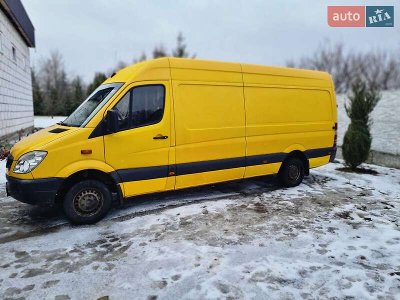 Вантажний фургон Mercedes-Benz Sprinter 2012 в Харкові