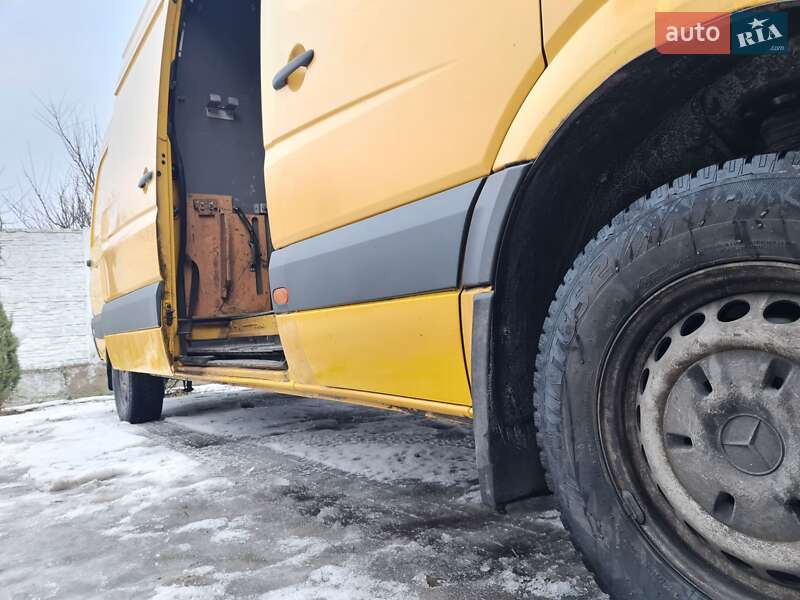 Вантажний фургон Mercedes-Benz Sprinter 2012 в Харкові