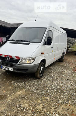 Грузовой фургон Mercedes-Benz Sprinter 2003 в Львове