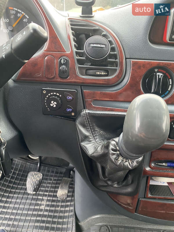 Мікроавтобус Mercedes-Benz Sprinter 2006 в Стрию