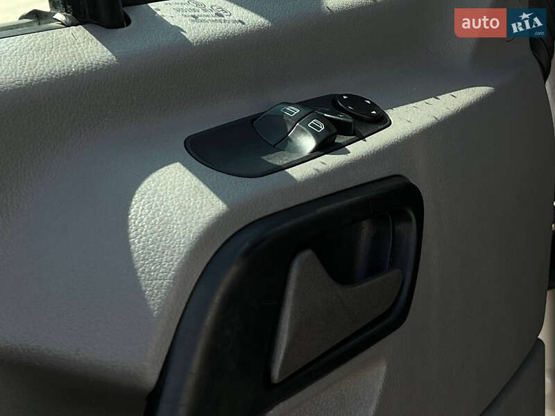 Автовоз Mercedes-Benz Sprinter 2016 в Львові