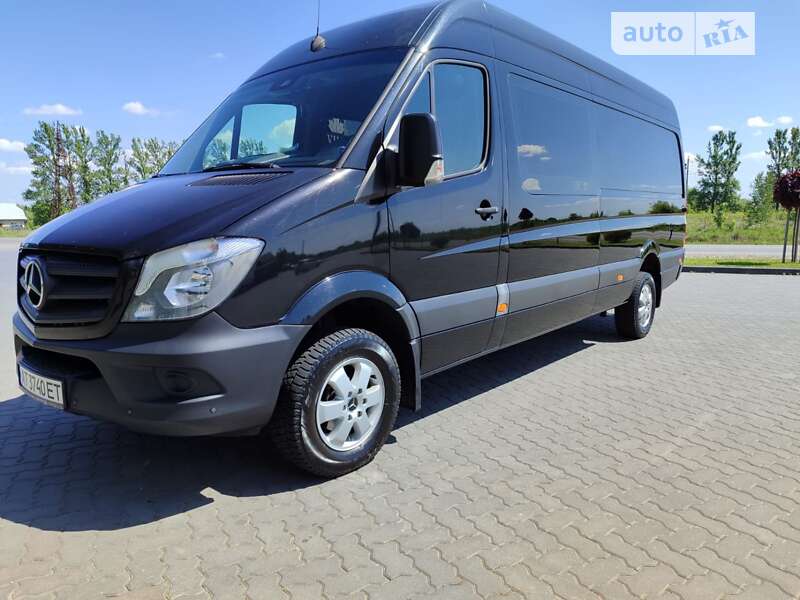 Вантажопасажирський фургон Mercedes-Benz Sprinter 2015 в Коломиї