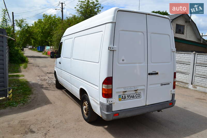 Вантажний фургон Mercedes-Benz Sprinter 2000 в Житомирі