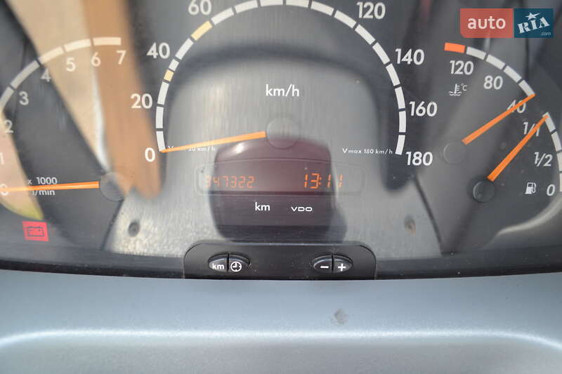 Вантажний фургон Mercedes-Benz Sprinter 2000 в Житомирі