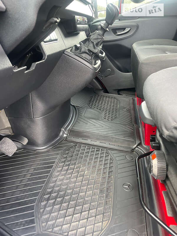 Вантажний фургон Mercedes-Benz Sprinter 2019 в Снятині фото 40 Вантажний фургон Mercedes-Benz Sprinter 2019 в Снятині