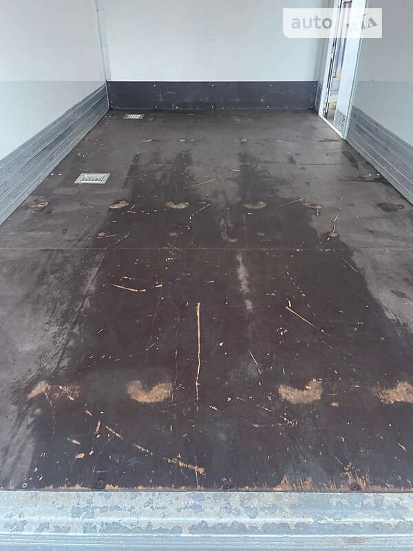 Вантажний фургон Mercedes-Benz Sprinter 2019 в Снятині фото 68 Вантажний фургон Mercedes-Benz Sprinter 2019 в Снятині