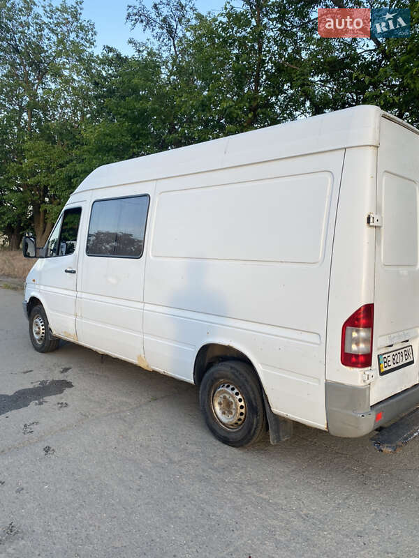 Грузопассажирский фургон Mercedes-Benz Sprinter 1998 в Николаеве