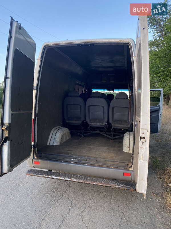 Грузопассажирский фургон Mercedes-Benz Sprinter 1998 в Николаеве