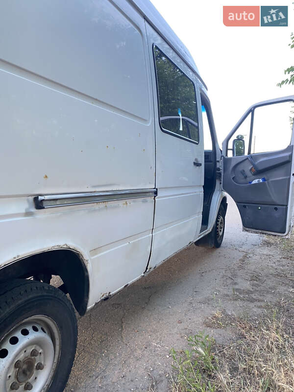 Грузопассажирский фургон Mercedes-Benz Sprinter 1998 в Николаеве