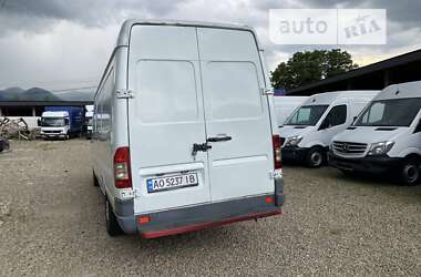 Вантажний фургон Mercedes-Benz Sprinter 2001 в Мукачевому