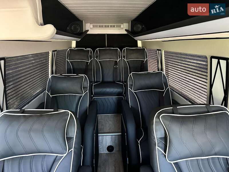 Микроавтобус Mercedes-Benz Sprinter 2020 в Корце
