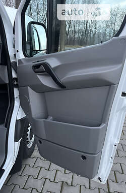 Грузовой фургон Mercedes-Benz Sprinter 2015 в 