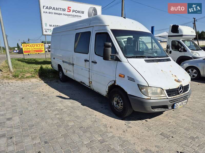 Вантажний фургон Mercedes-Benz Sprinter 2005 в 