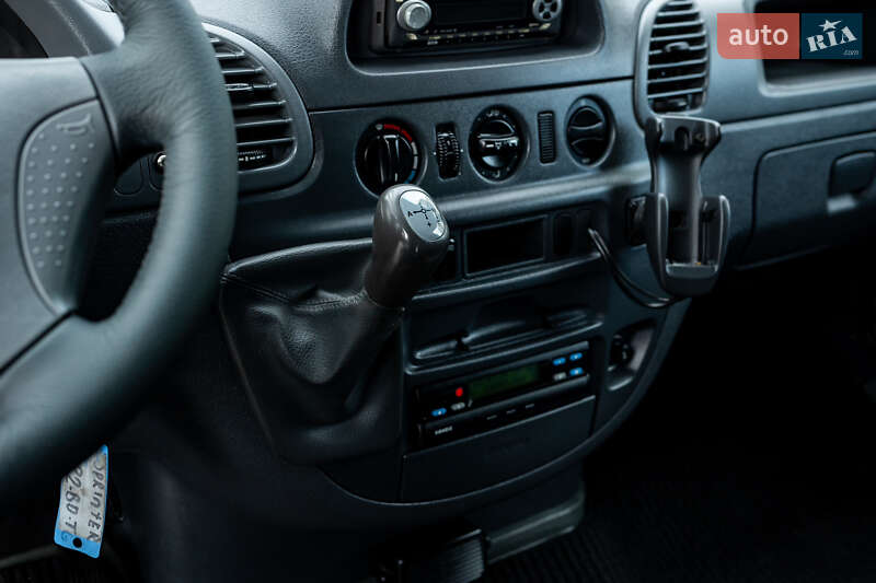 Грузовой фургон Mercedes-Benz Sprinter 2002 в Ровно