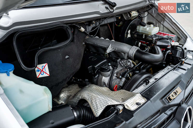 Грузовой фургон Mercedes-Benz Sprinter 2002 в Ровно