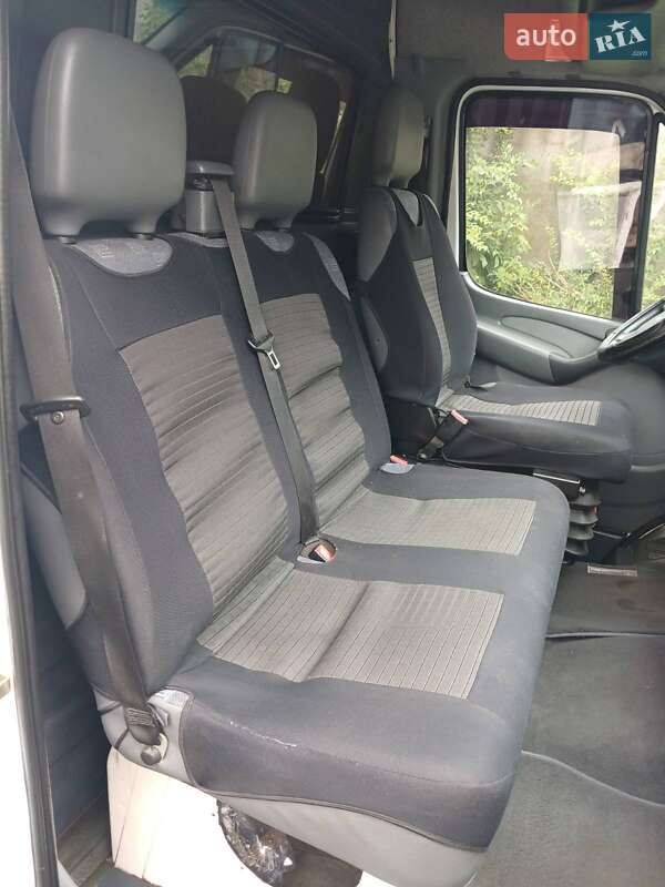 Грузовой фургон Mercedes-Benz Sprinter 2004 в Львове