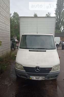 Грузовой фургон Mercedes-Benz Sprinter 2000 в 