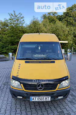 Вантажопасажирський фургон Mercedes-Benz Sprinter 2004 в Івано-Франківську