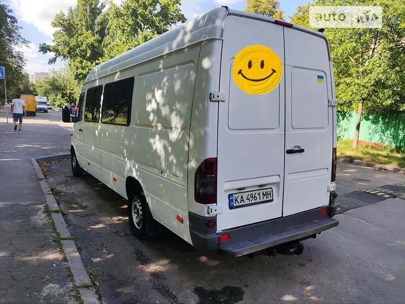Вантажопасажирський фургон Mercedes-Benz Sprinter 2004 в Києві