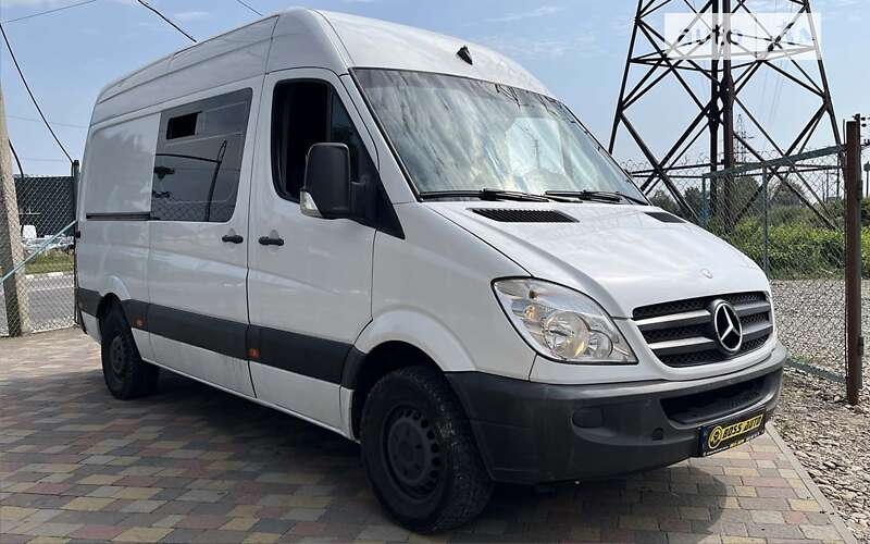 Грузовой фургон Mercedes-Benz Sprinter 2013 в 