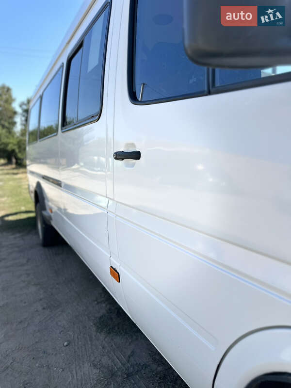 Туристический / Междугородний автобус Mercedes-Benz Sprinter 2005 в Харькове
