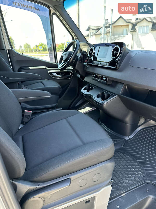 Вантажний фургон Mercedes-Benz Sprinter 2020 в Чернівцях