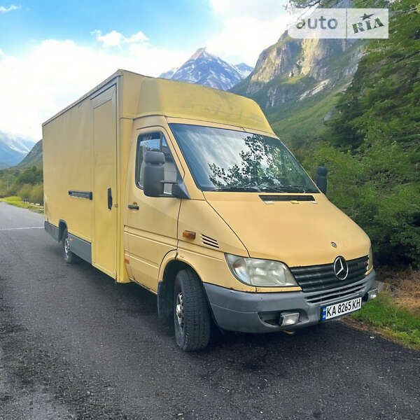 Вантажний фургон Mercedes-Benz Sprinter 2001 в Києві