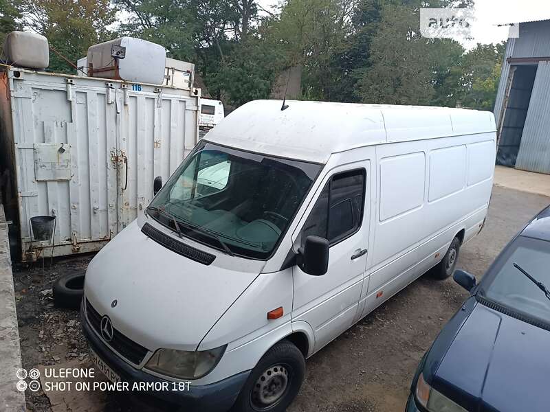 Грузовой фургон Mercedes-Benz Sprinter 2004 в 
