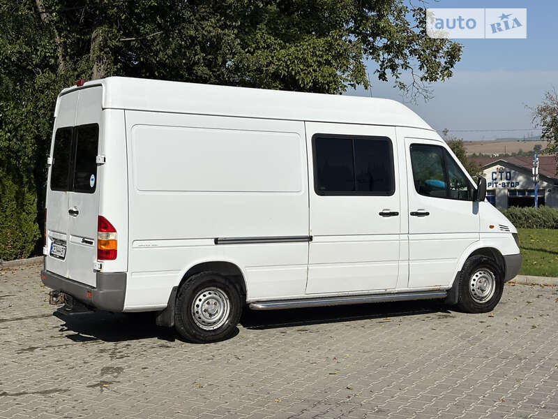 Вантажопасажирський фургон Mercedes-Benz Sprinter 2001 в Кіцмані
