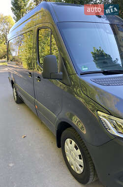 Грузовой фургон Mercedes-Benz Sprinter 2022 в 