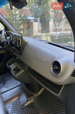 Грузовой фургон Mercedes-Benz Sprinter 2022 в 