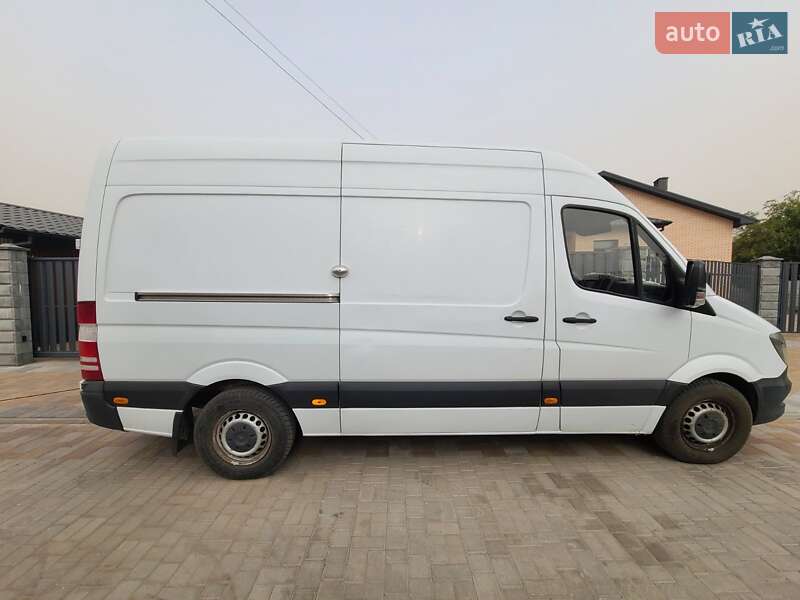 Грузовой фургон Mercedes-Benz Sprinter 2015 в 